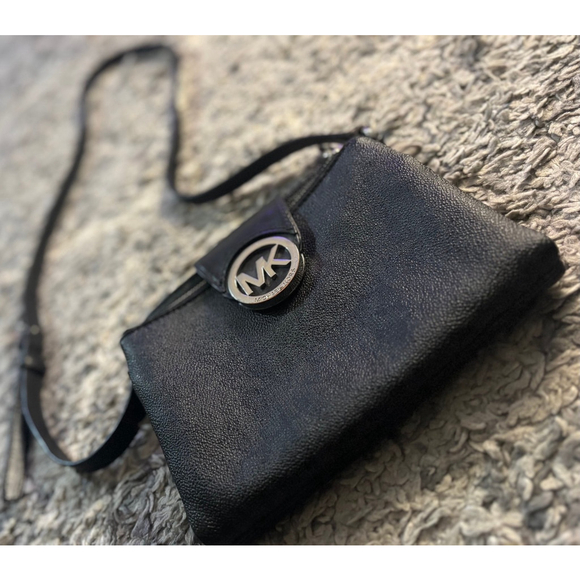 Michael Kors Handbags - Michael Kors Crossbody Bag
